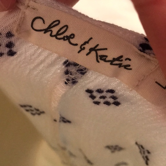 5/$20 Chloe & Katie boho top - Picture 3 of 6